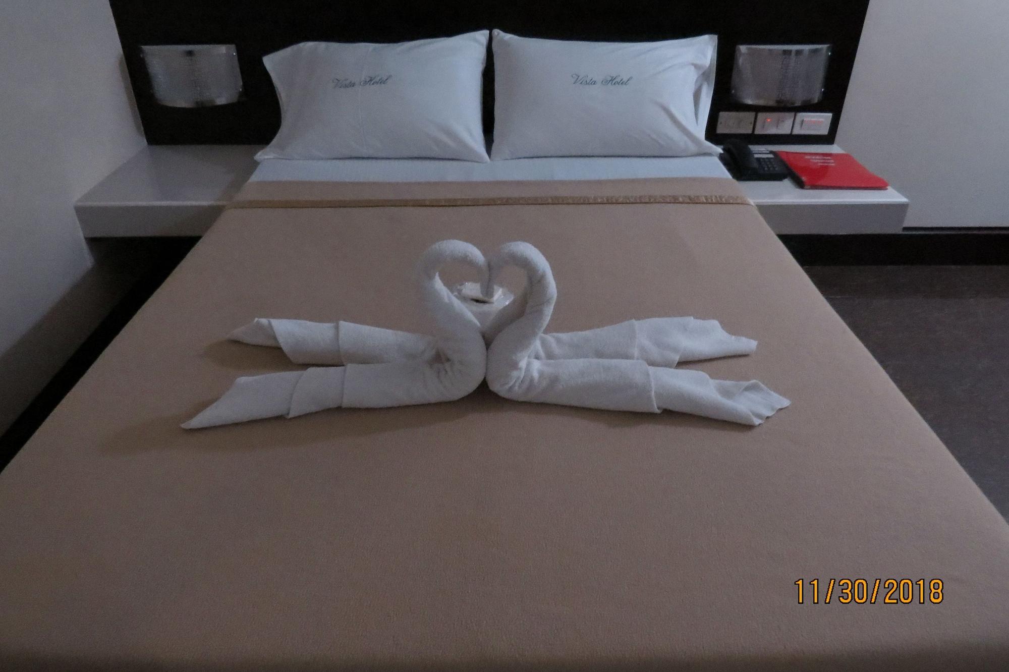 Vista Hotel Cubao Кесон-Сіті Екстер'єр фото
