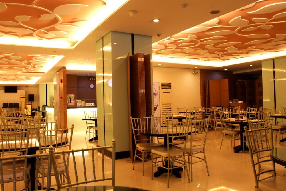 Vista Hotel Cubao Кесон-Сіті Екстер'єр фото