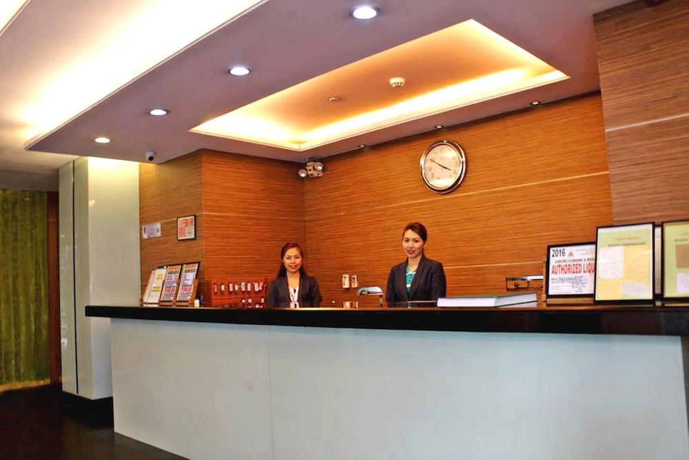 Vista Hotel Cubao Кесон-Сіті Екстер'єр фото