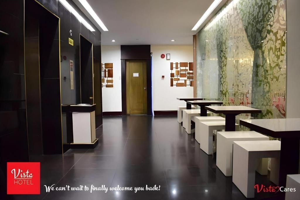 Vista Hotel Cubao Кесон-Сіті Екстер'єр фото