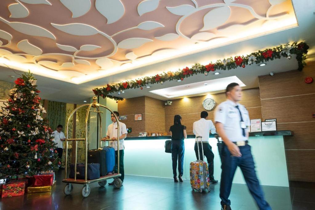 Vista Hotel Cubao Кесон-Сіті Екстер'єр фото