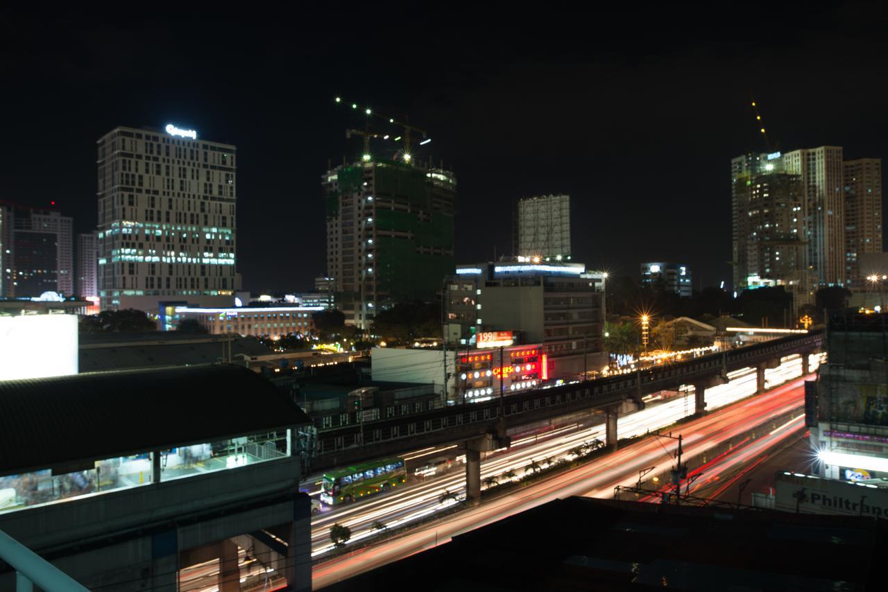 Vista Hotel Cubao Кесон-Сіті Екстер'єр фото